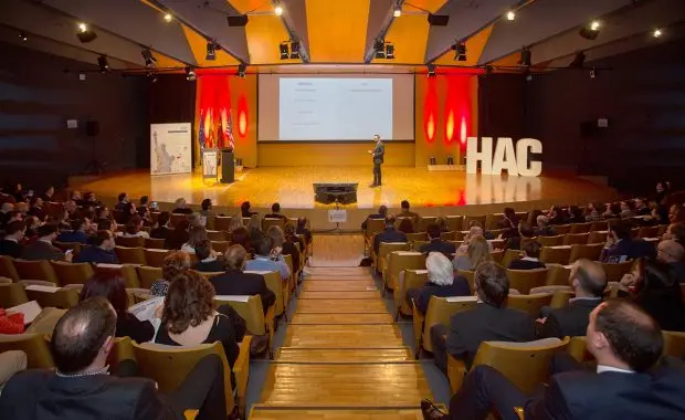 agencia_organizacion_congresos-620x380